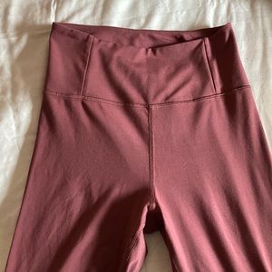 Girlfriend Collective Float Leggings in Fig (M)